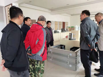 河南省建設(shè)廳科技與標準處康處長、河南省建筑協(xié)會段秘書長、河南省建筑科學(xué)研究院黃工等一行蒞臨考察